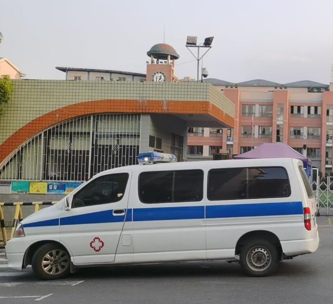 桂平救护车出租护送骨折病人一公里多少钱